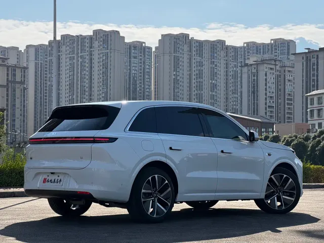 Li Auto L6 — Фото автомобиля 10
