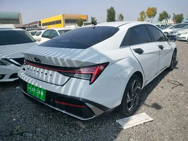 Hyundai Elantra — Фото автомобиля 6