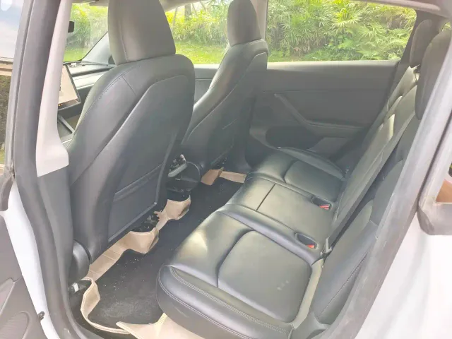 Tesla Model Y — Фото автомобиля 5