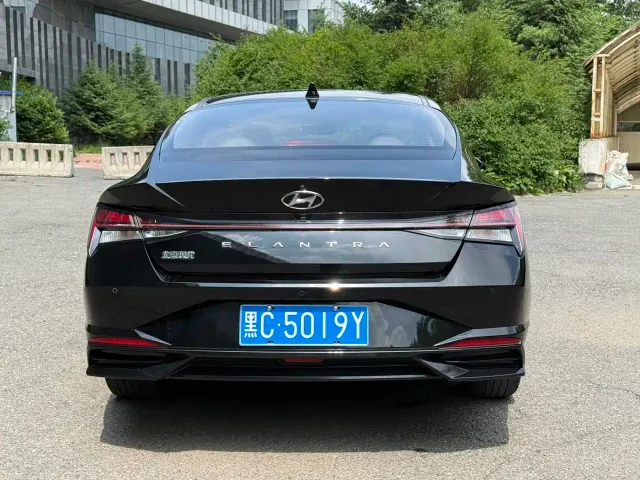 Hyundai Elantra — Фото автомобиля 21