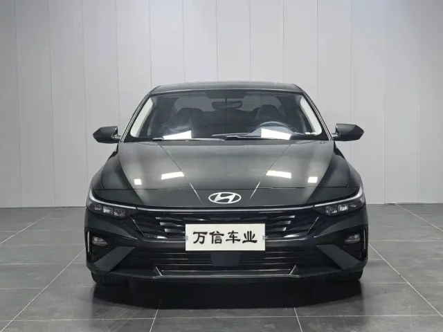 Hyundai Elantra — Фото автомобиля 2