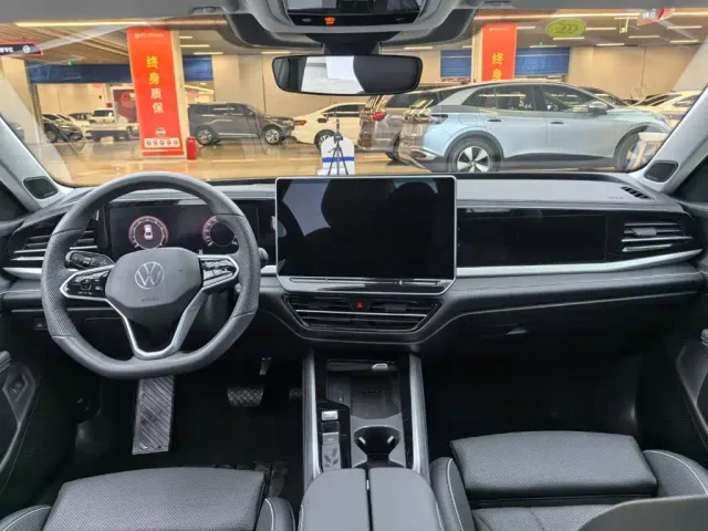 Volkswagen Passat — Фото автомобиля 14