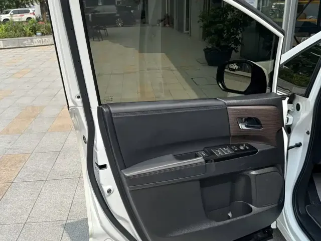 Honda Odyssey — Фото автомобиля 11