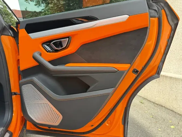 Lamborghini Urus — Фото автомобиля 23