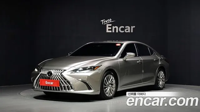 Фотография автомобиля — Lexus ES 7th Gen