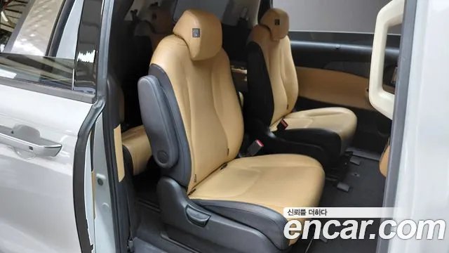 Kia Carnival Generation 4 — Фото автомобиля 17