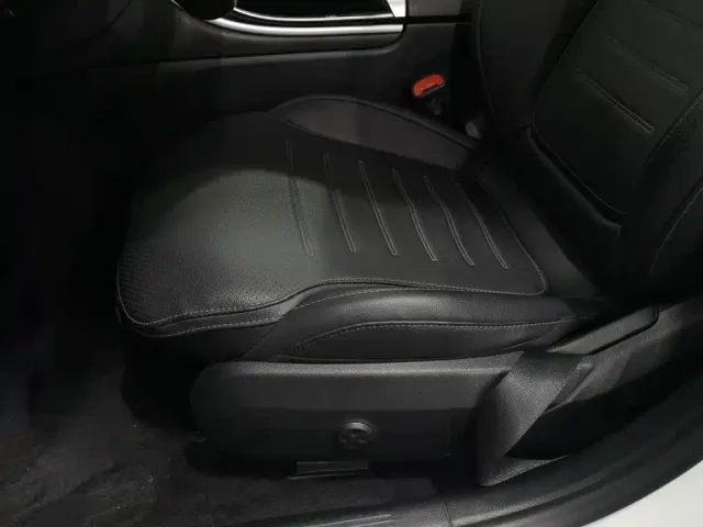 Mercedes-Benz C-Class — Фото автомобиля 20