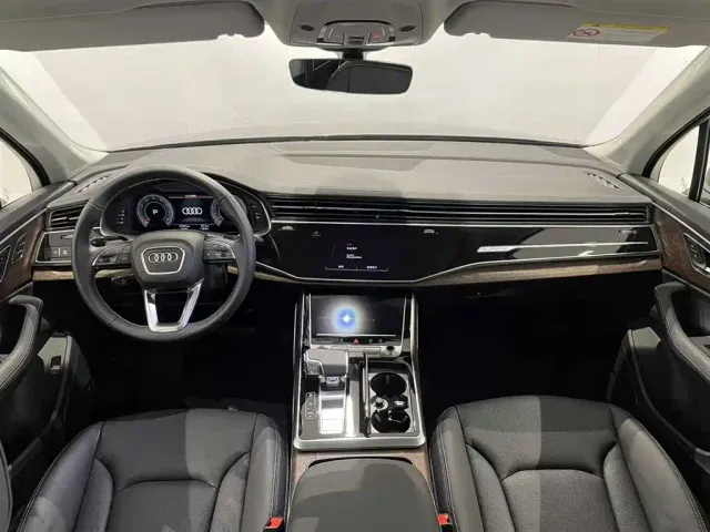Audi Q7 — Фото автомобиля 7