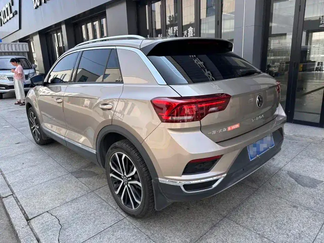 Volkswagen T-Roc — Фото автомобиля 6
