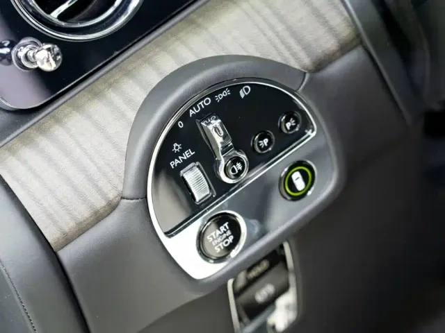 Rolls-Royce Ghost — Фото автомобиля 11