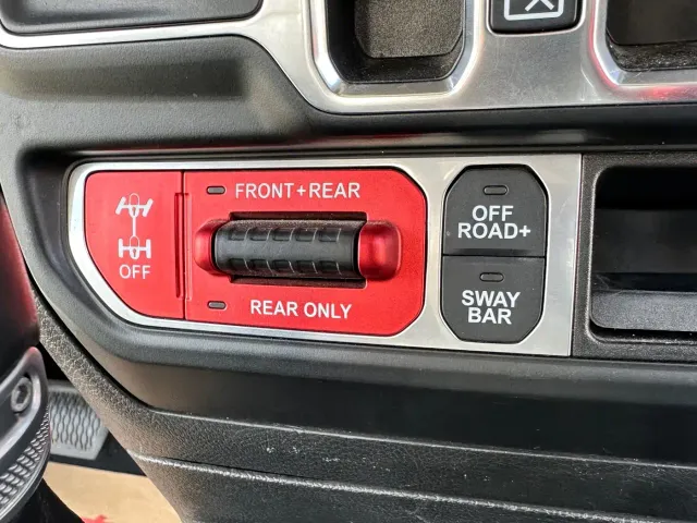 Jeep Wrangler — Фото автомобиля 18