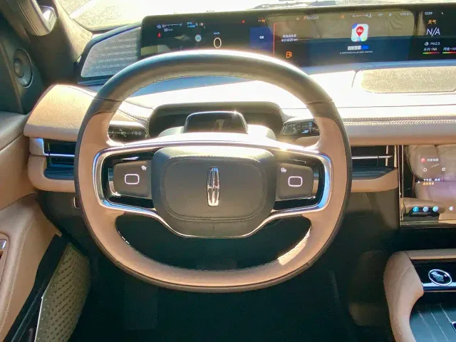 Lincoln Navigator — Фото автомобиля 22