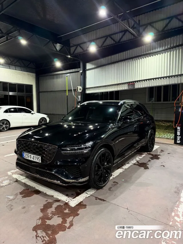 Фотография автомобиля — Genesis GV70