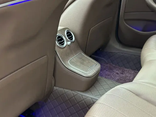 Mercedes-Benz E-Class — Фото автомобиля 19