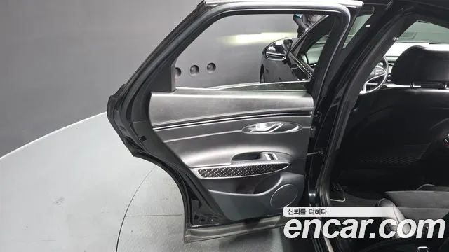 Genesis GV70 2.5T Бензин AWD — Фото автомобиля 16