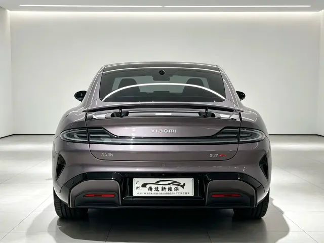 Xiaomi SU7 — Фото автомобиля 24