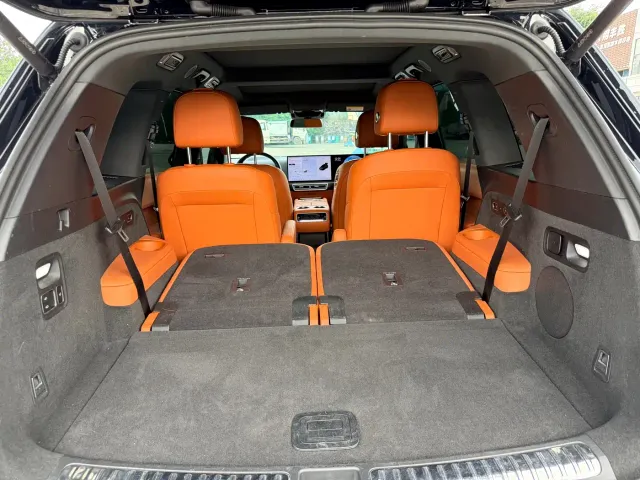 Li Auto L8 — Фото автомобиля 26