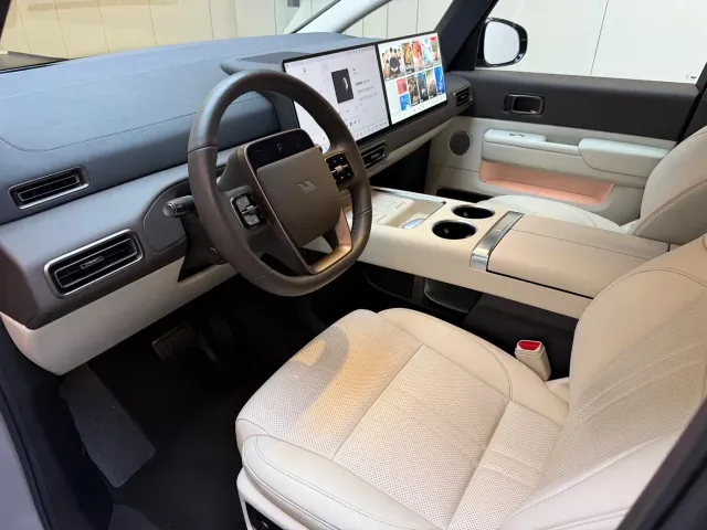Li Auto MEGA — Фото автомобиля 9