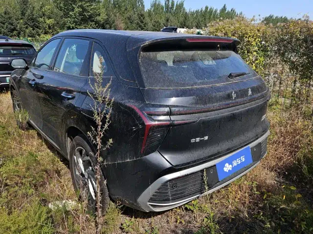 Hongqi HS3 PHEV — Фото автомобиля 3