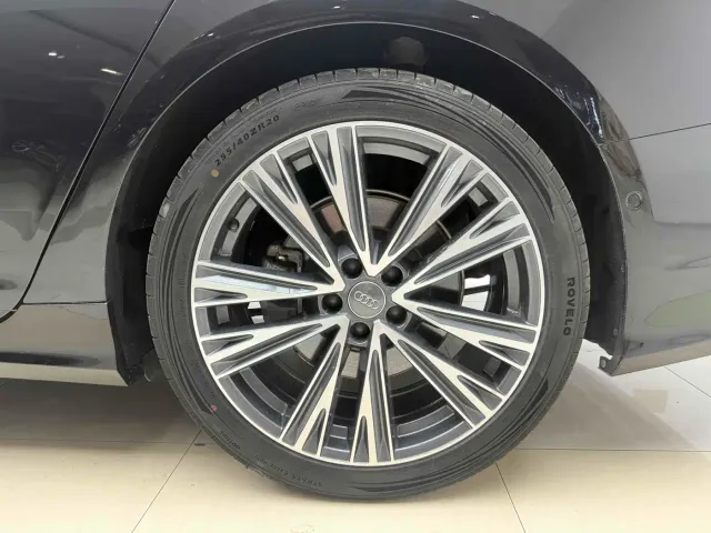 Audi A6L — Фото автомобиля 14