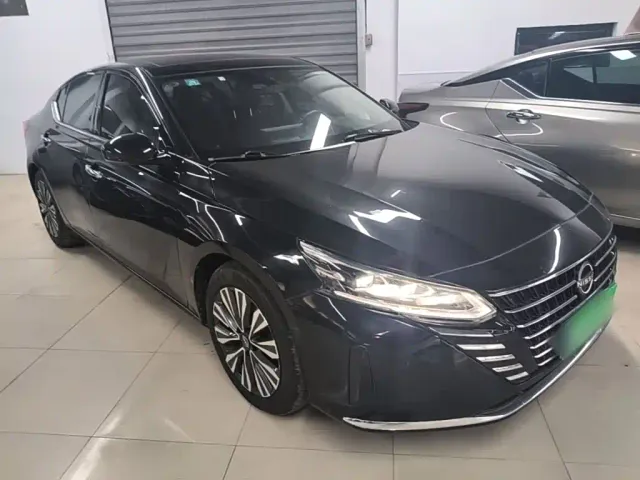 Nissan Teana — Фото автомобиля 3