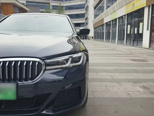 BMW 5 Series — Фото автомобиля 16