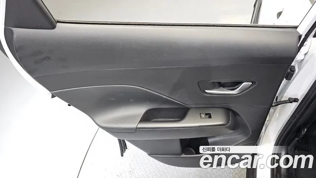 Hyundai Kona — Фото автомобиля 14