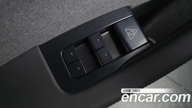 Tesla Model 3 — Фото автомобиля 27