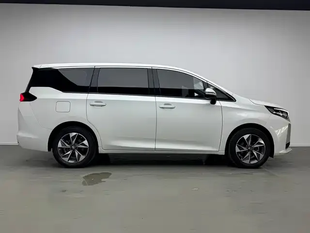 GAC Trumpchi M6 — Фото автомобиля 5