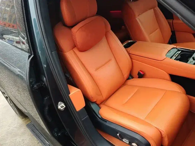 Lynk & Co 900 — Фото автомобиля 24