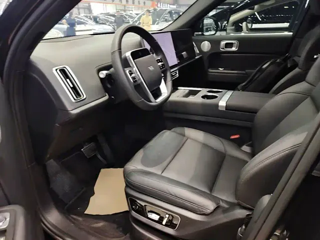 Li Auto L7 — Фото автомобиля 14