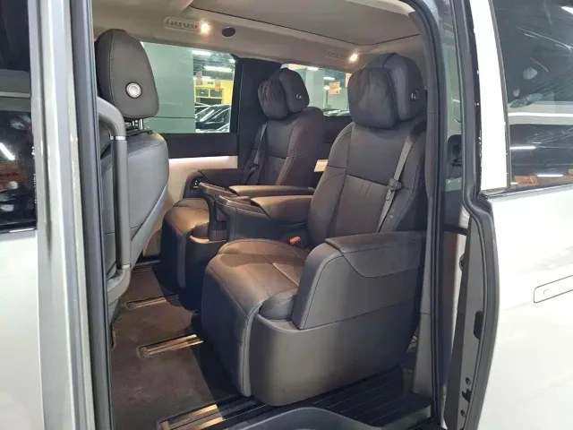 Li Auto MEGA — Фото автомобиля 7