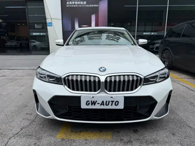 Фотография автомобиля — BMW 3 Series