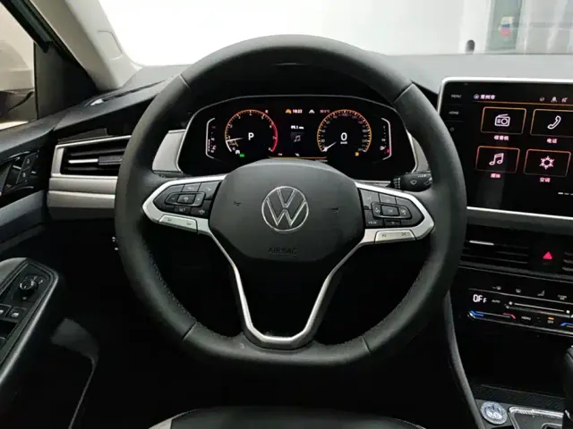 Volkswagen Bora — Фото автомобиля 15
