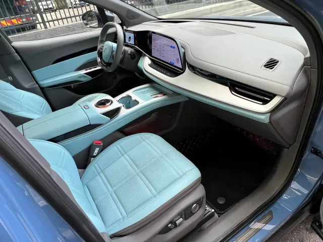 Hongqi Tian Gong 08 — Фото автомобиля 15