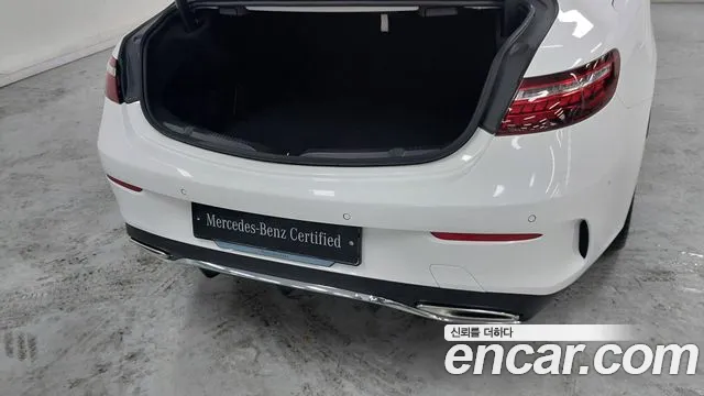 Mercedes-Benz E-Class — Фото автомобиля 11