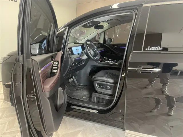 GAC Trumpchi M8 — Фото автомобиля 21