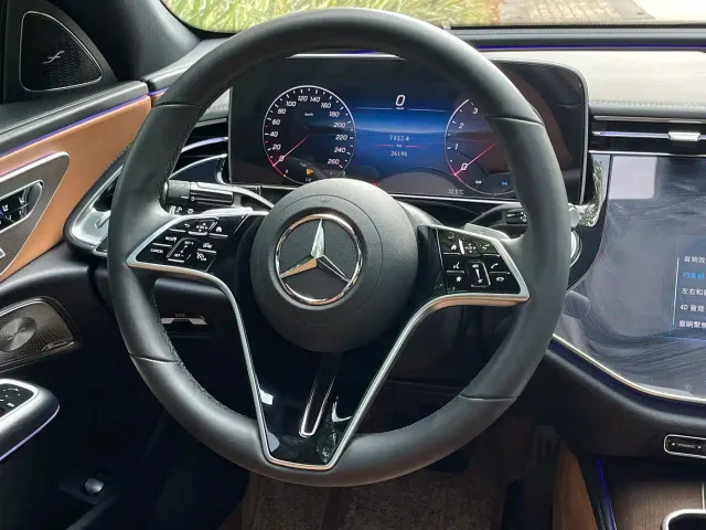 Mercedes-Benz E-Class — Фото автомобиля 10