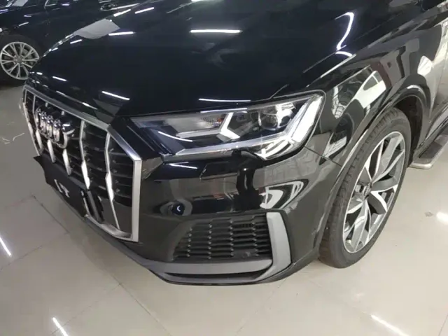 Audi Q7 — Фото автомобиля 23