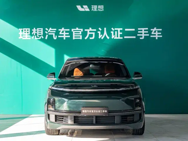 Li Auto L8 — Фото автомобиля 2