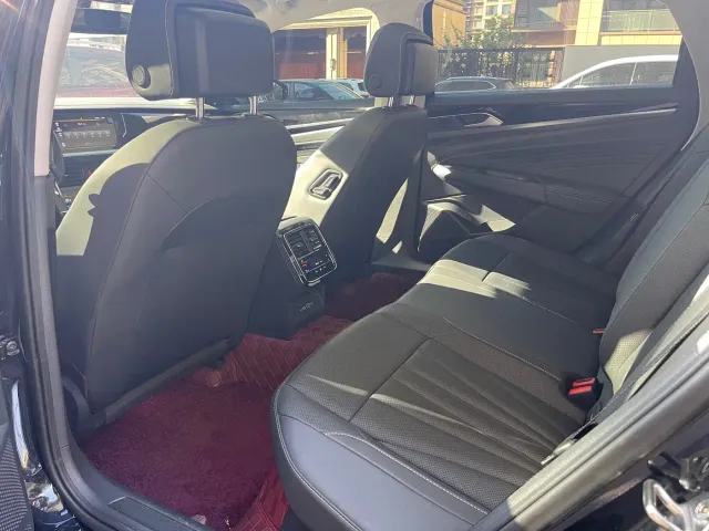 Volkswagen Passat — Фото автомобиля 6