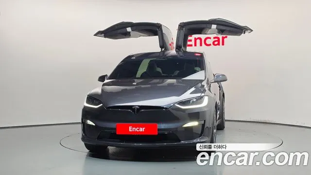 Tesla Model X — Фото автомобиля 3