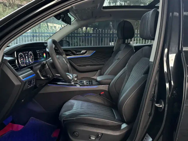 Hongqi HS5 — Фото автомобиля 14