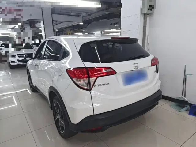 Honda Vezel — Фото автомобиля 4