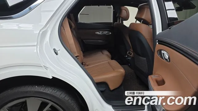 Genesis GV70 2.5T Бензин AWD — Фото автомобиля 9