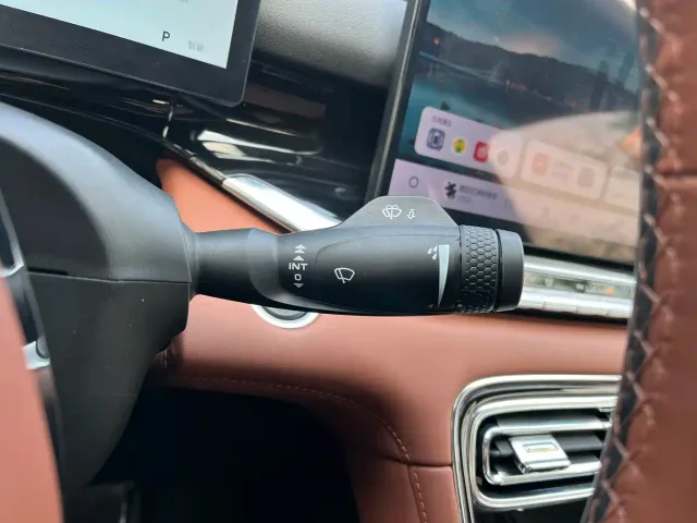 Geely Emgrand — Фото автомобиля 18