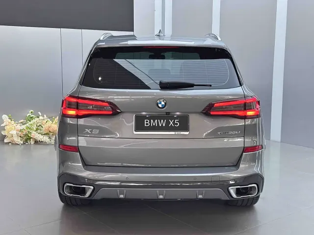 BMW X5 — Фото автомобиля 4