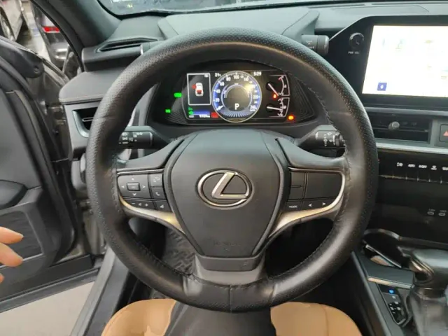 Lexus UX — Фото автомобиля 10