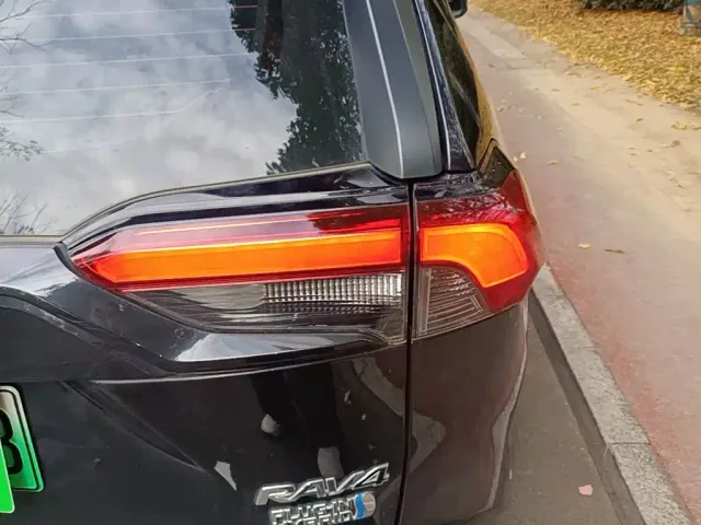 Toyota RAV4 Rongfang Dual Engine E+ — Фото автомобиля 7