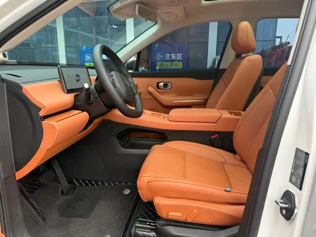 Leapmotor C10 — Фото автомобиля 4
